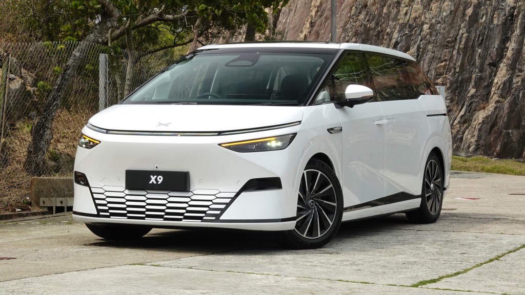 純電動豪華MPV小鵬X9 610 Pro長續航版，搭載84.5kWh鋰電及前驅格式，續航力480km。