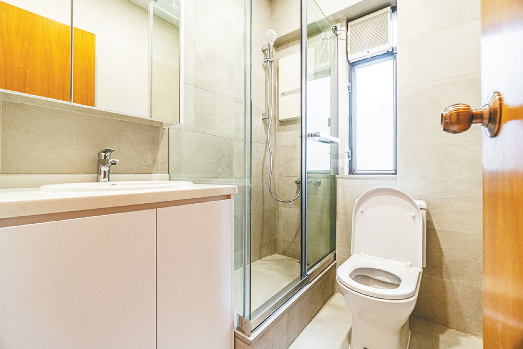 ■浴室為明廁，可避免潮濕問題。