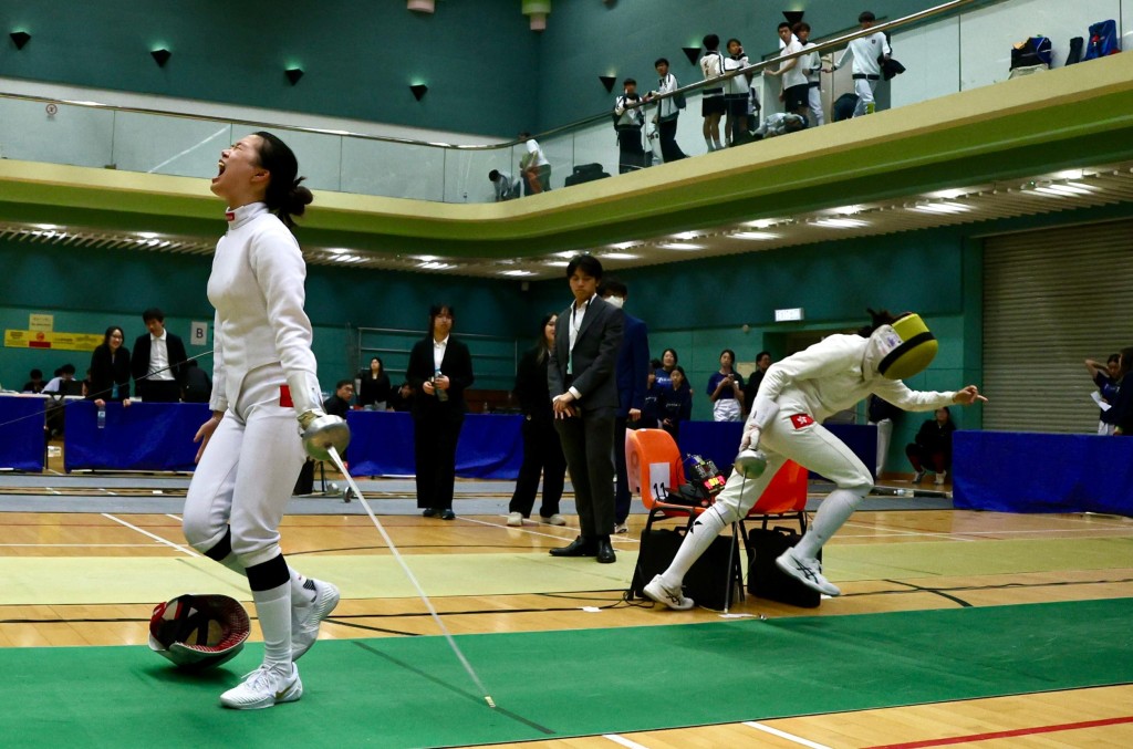 守尾门的宋德心（左）在决赛胜出一刻。徐嘉华摄