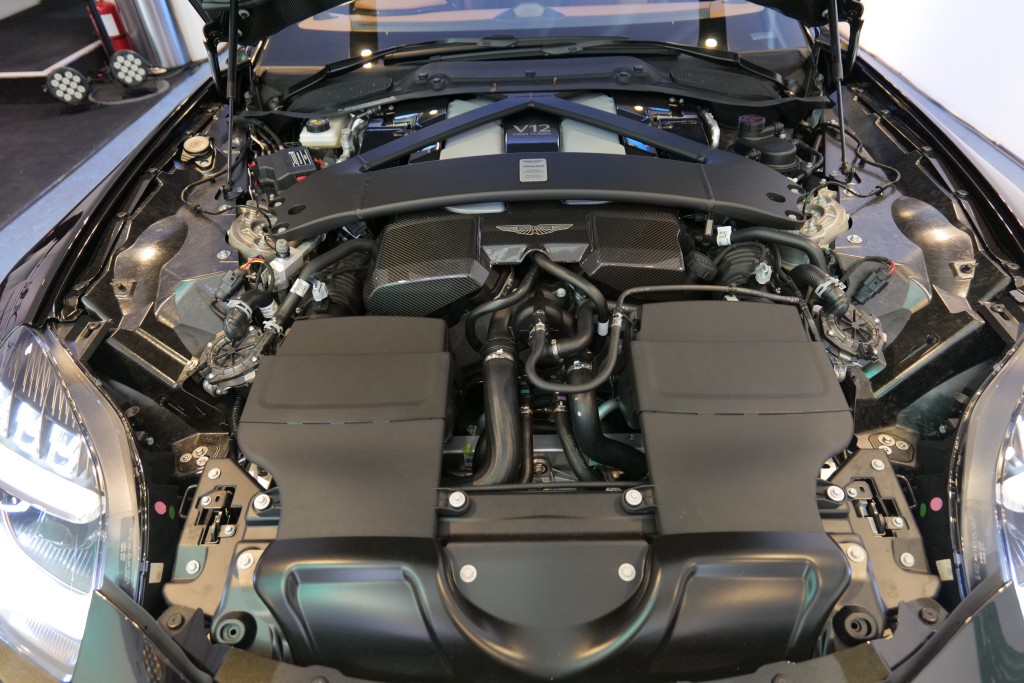 全新旗艦超跑Aston Martin Vanquish應用全新設計5.2公升V12雙Turbo引擎。