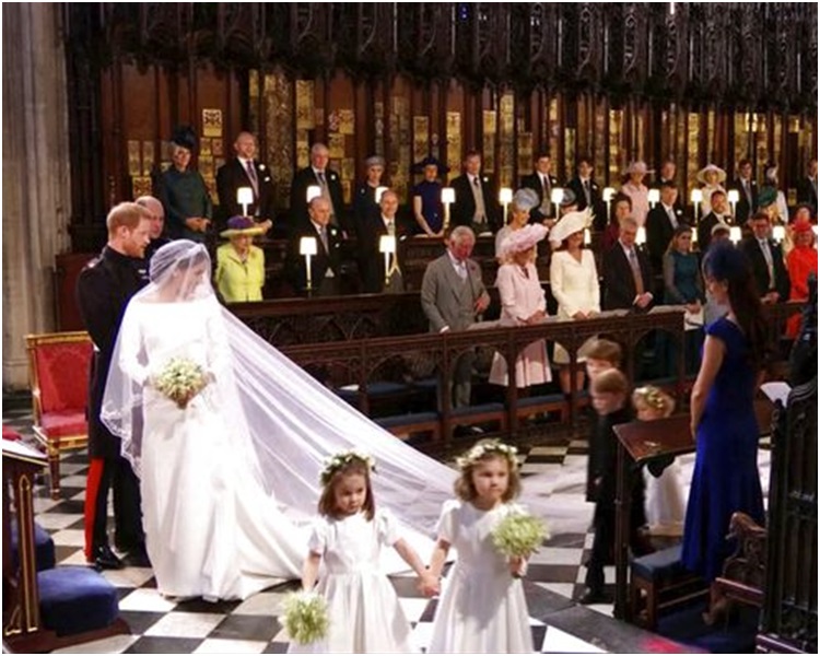 哈里梅根大婚期有10名花仔花女。AP