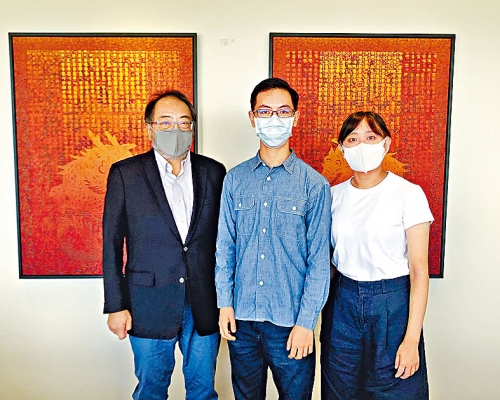 「高徒」之一的陳尚旻（右），原計畫修讀獸醫，獲「名師」徐立之（左）鼓勵，先涉獵更多生物知識。　鄧佾文攝