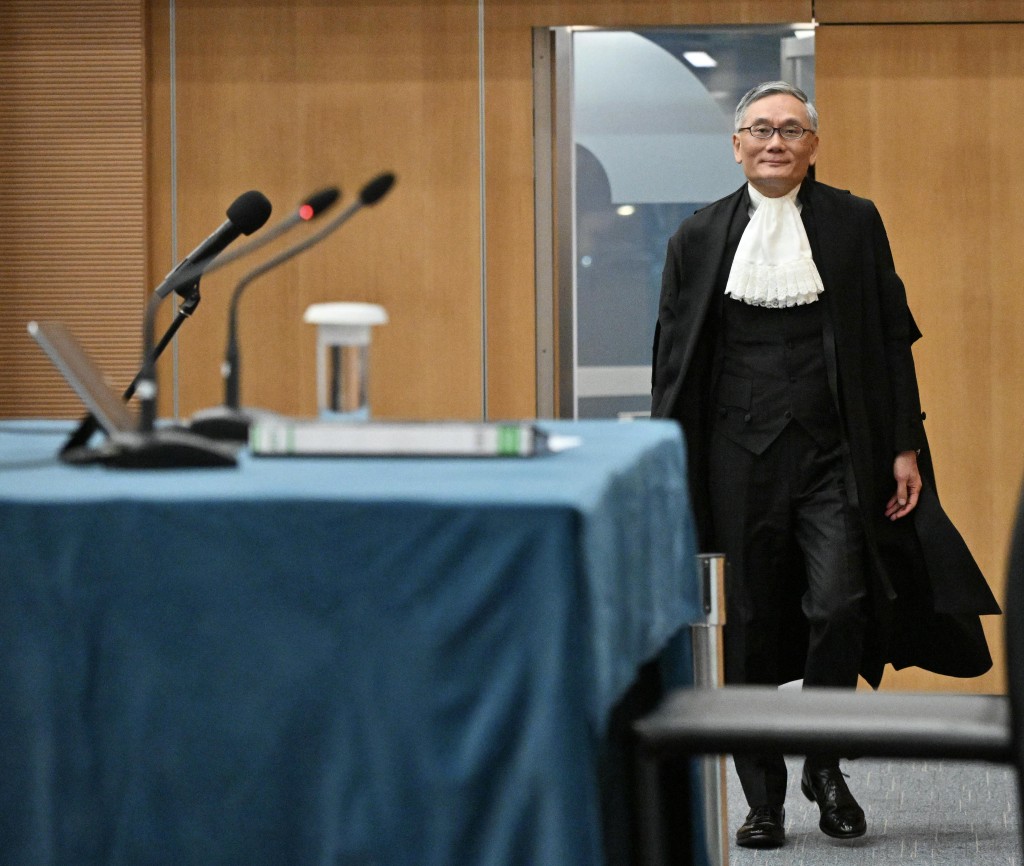 他指司法机构与其他机构一样，存在入职、晋升及退休等人事流动。