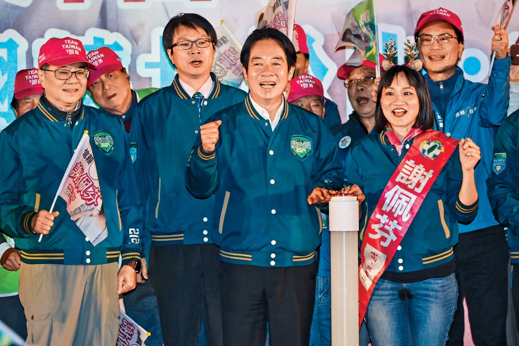 民进党赖清德（前中）在台北参加造势大会。