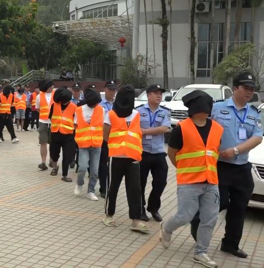 中老警方合作打擊跨境網騙、裸聊敲詐，日前將250名中國籍疑犯移交中方。