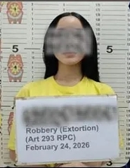 中國男在菲用交友App約砲,遭變性人拍片勒索,警捕四名疑犯。 中國男在菲用交友App約砲,遭變性人拍片勒索,警捕四名疑犯。