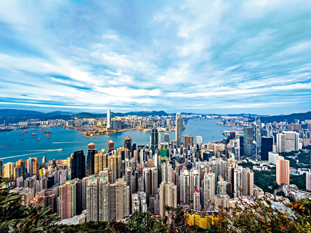 香港的全球競爭力排名連續三年上升，今年上升至全球第二位。