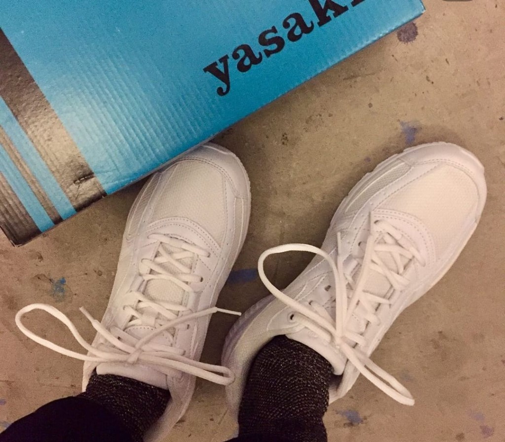 近年興起Yasaki懷舊風，買下相關波鞋緬懷一番。(網圖)