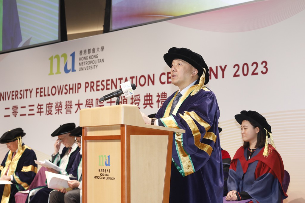 校董會主席黃天祥讚揚四位榮譽大學院士在各自領域的卓越成就及對社會的重大貢獻，是後輩景仰的楷模。都大提供