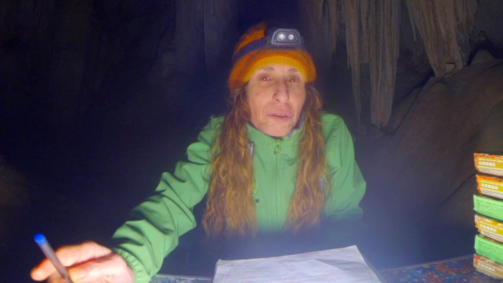 弗拉米尼（Beatriz Flamini）洞穴日常包括看书、画画、做运动。 路透社