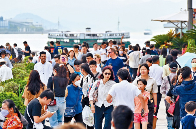 農曆新年期間訪港的內地旅客約65萬人次，較疫情前有輕微增長。資料圖片