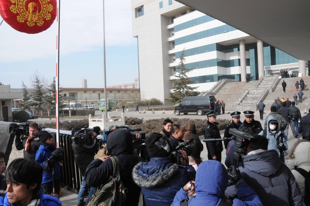 2009年1月22日，三鹿毒奶粉案在石家莊市中級人民法院一審宣判，大批記者前往採訪。 新華社