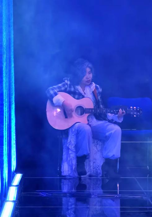 眼科醫生崔莉同時也是搖滾歌手及楝篤笑演員。抖音