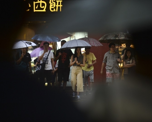 天文台錄得上月總雨量為656毫米,較正常多44%。資料圖片