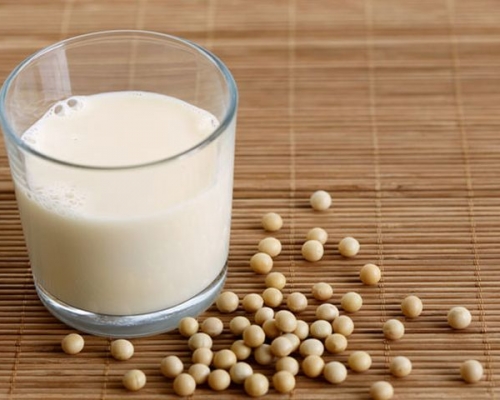 大豆具有降低膽固醇的作用。示意網圖