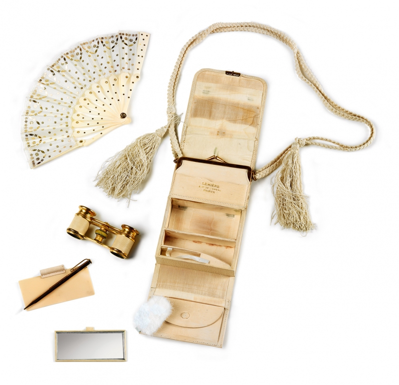 1910年的法国制观赏歌剧用手袋。