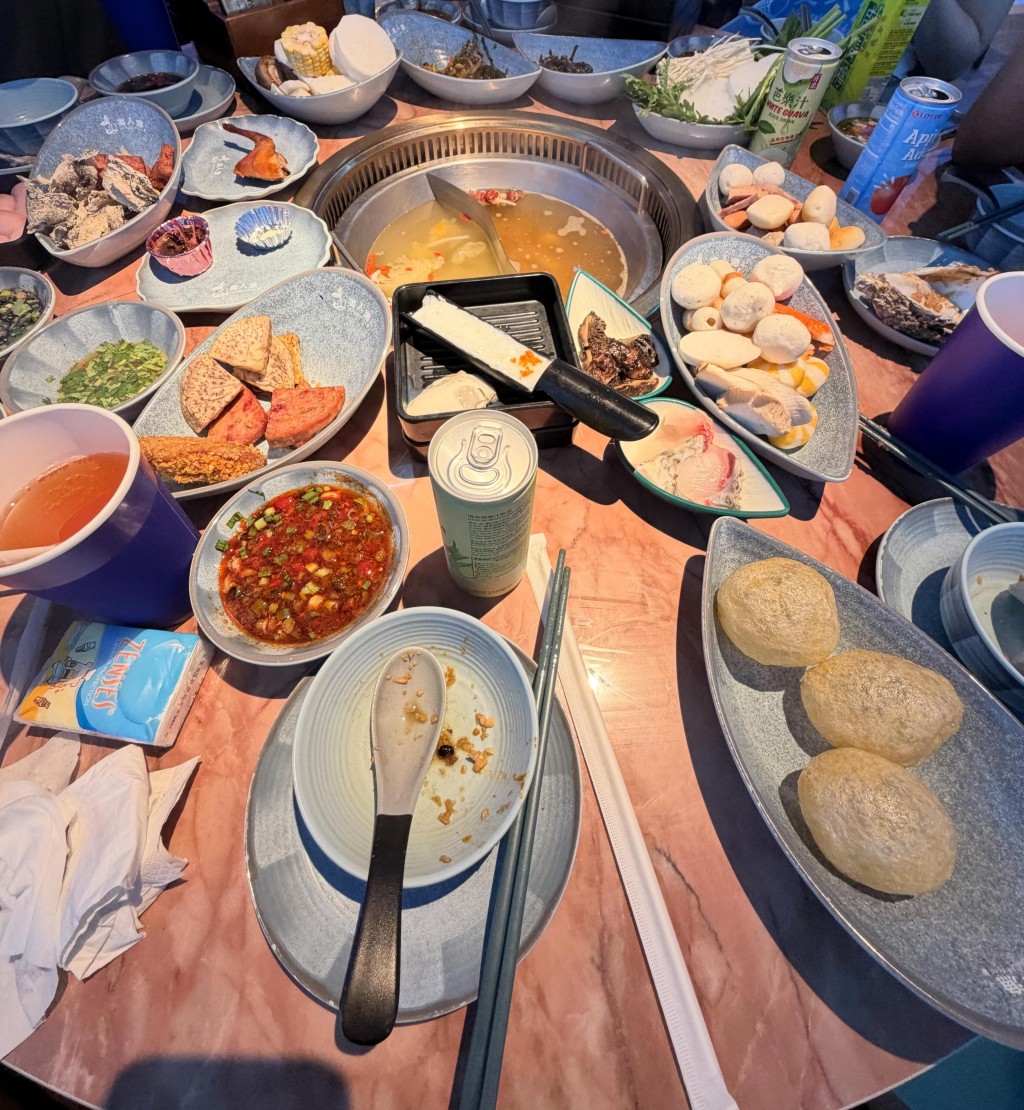 有網民指自己早前光顧了銅鑼灣利舞臺廣場的一間火鍋放題店 有網民指自己早前光顧了銅鑼灣利舞臺廣場的一間火鍋放題店