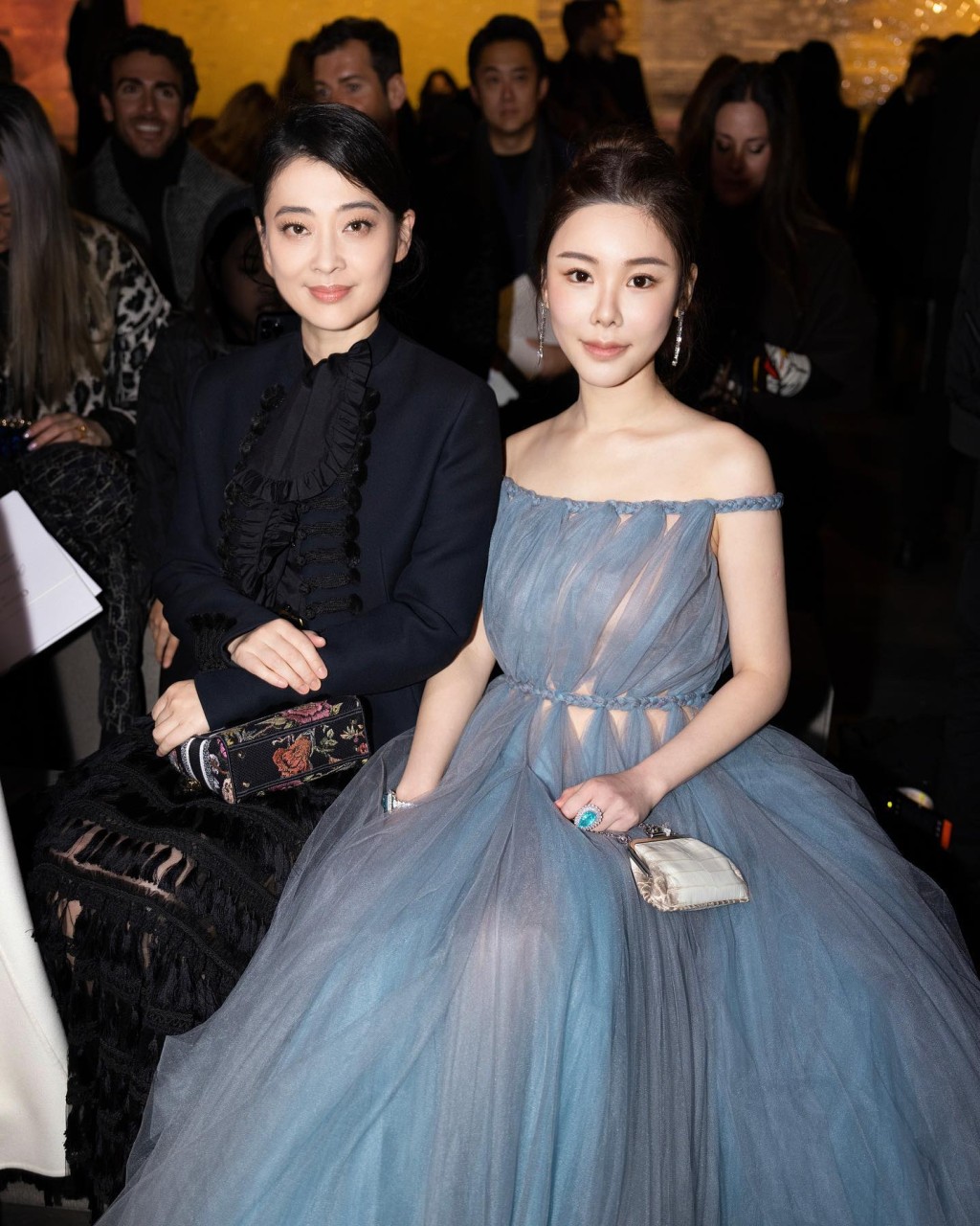 Abby蔡天凤(右)贵为时装界名媛，经常出席不同活动。(facebook)