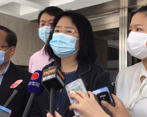 鄭麗琼在庭後指感謝法官接納其道歉，感謝社會各界關注。