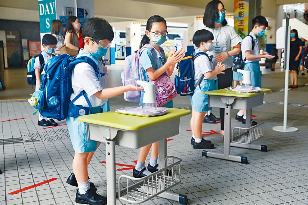 新學年伊始，小學應付疫情外，也要面臨小一生持續下跌的問題。