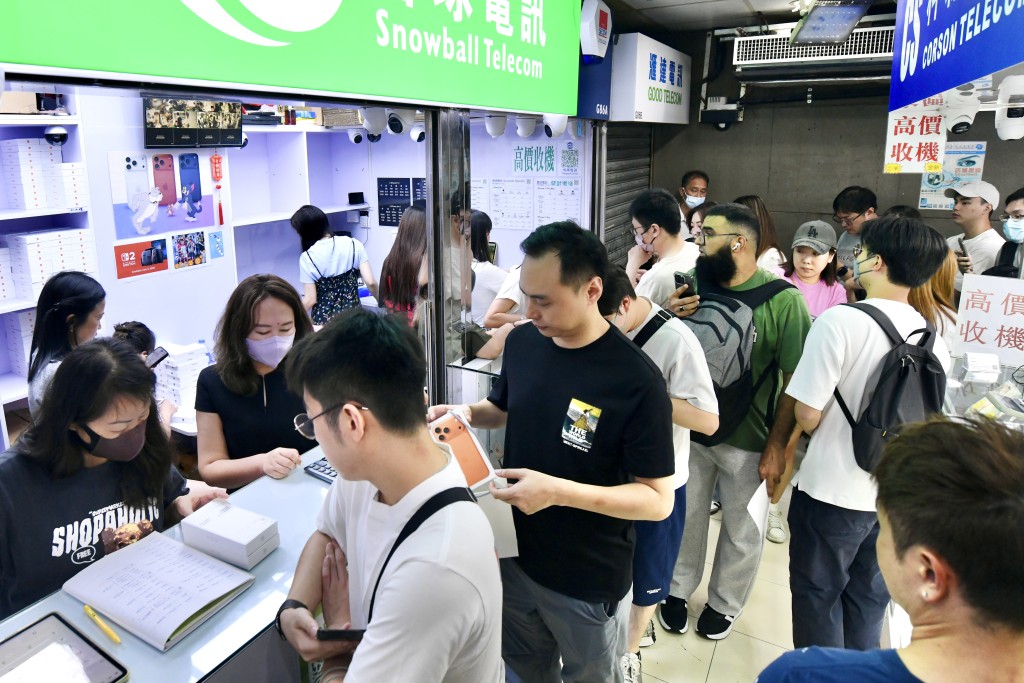 放機的場面不如往年般墟冚、未有出現水泄不通情況。 放機的場面不如往年般墟冚、未有出現水泄不通情況。