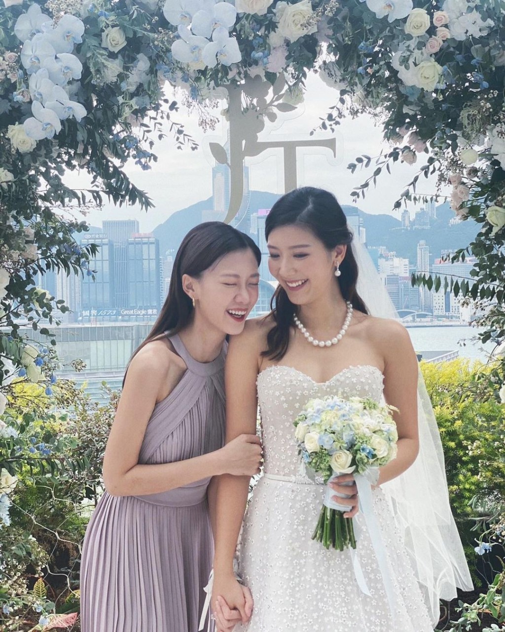 余香凝結婚廖子妤做姊妹。