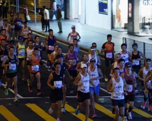 香港馬拉松在疫情下復辦。 Reuters