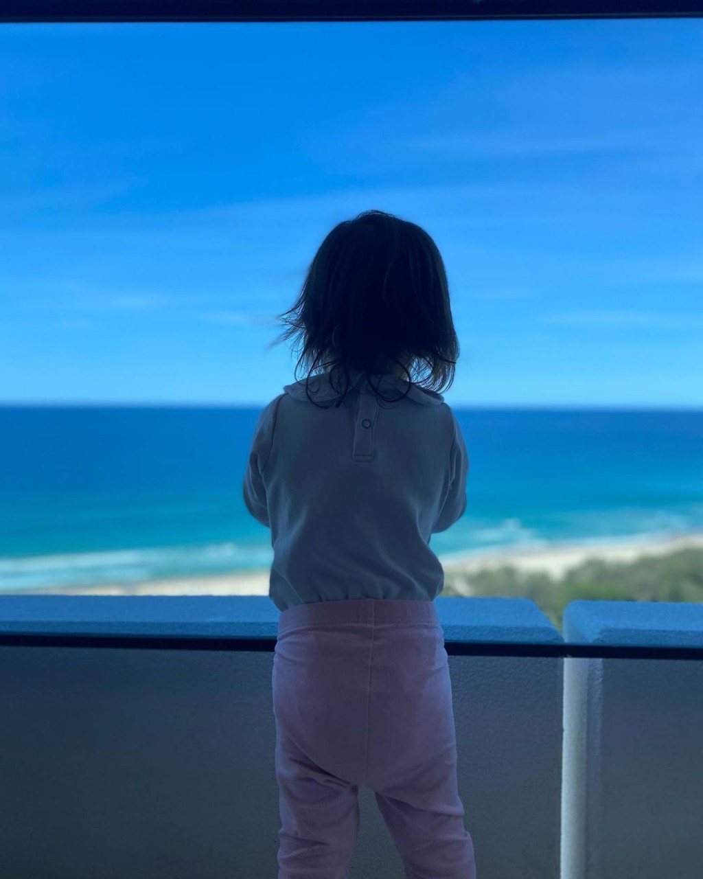 现在「小米妮」已经接近2岁大，陈法拉早前还带囡囡一同游澳洲。