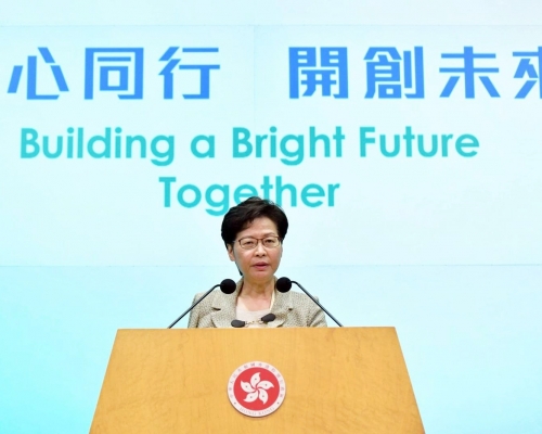 特首林鄭月娥的最新評分為37分。