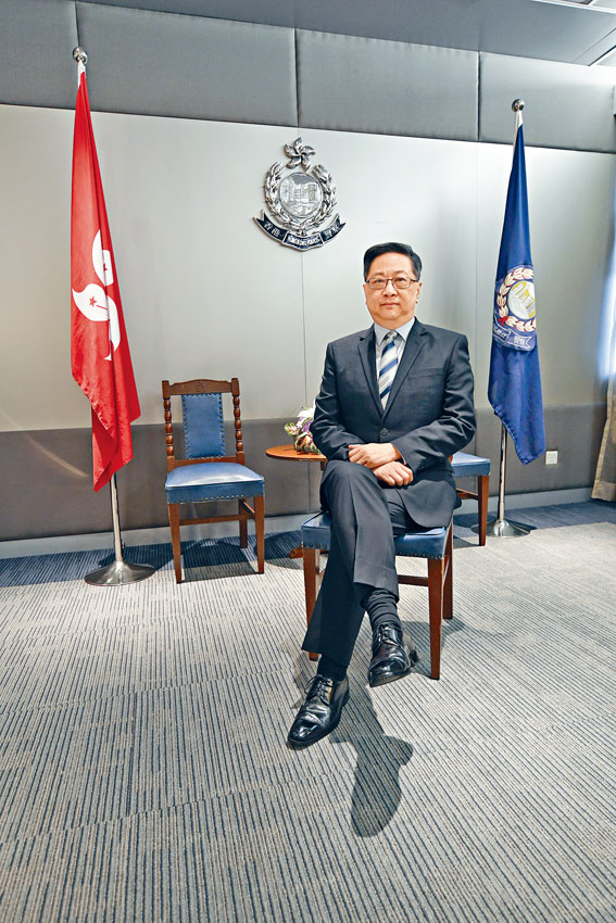 警务处前处长卢伟聪。 警务处前处长卢伟聪。