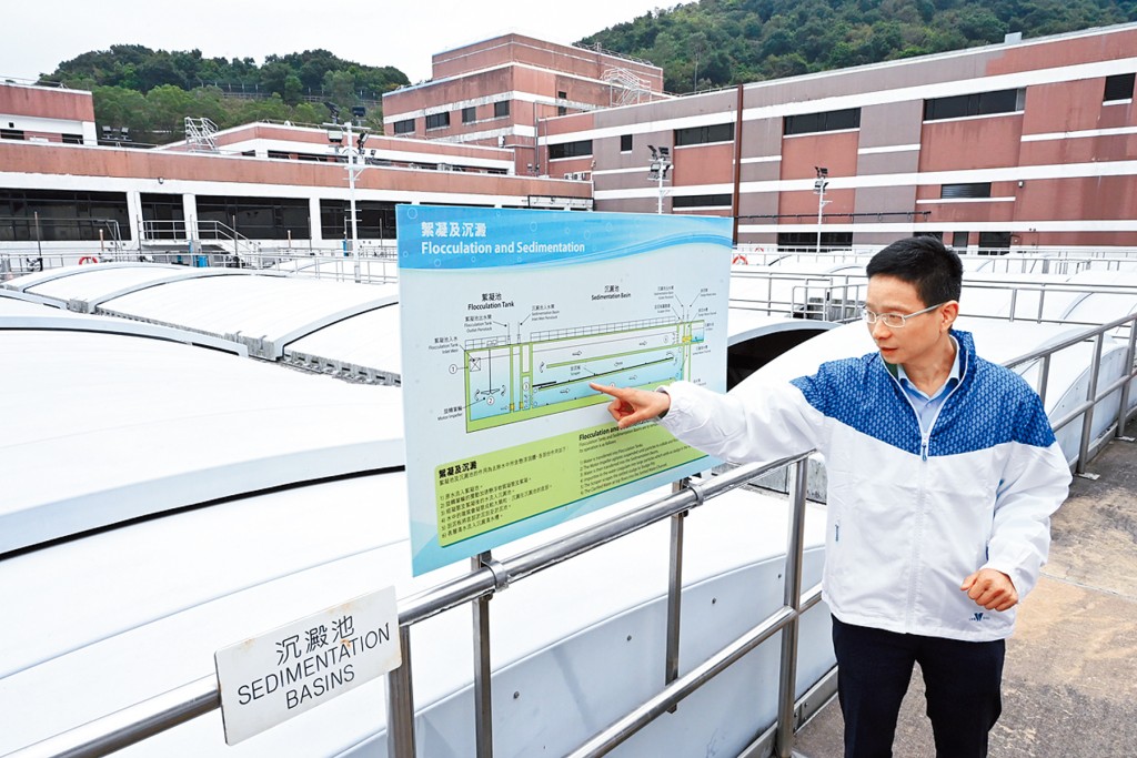 蔡德業表示東江水進入香港後,會經過濾水廠多重嚴謹處理工序,確保符合水質標準才會輸送至每家每戶。