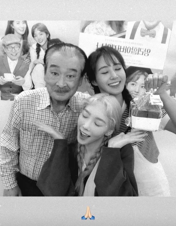 泰妍（中）亦上載與李順載的合照悼念。