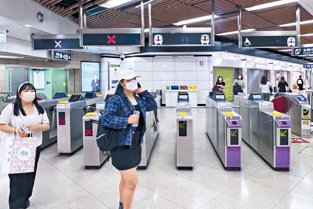 港鐵繼去年減車費，今年再凍結票價。