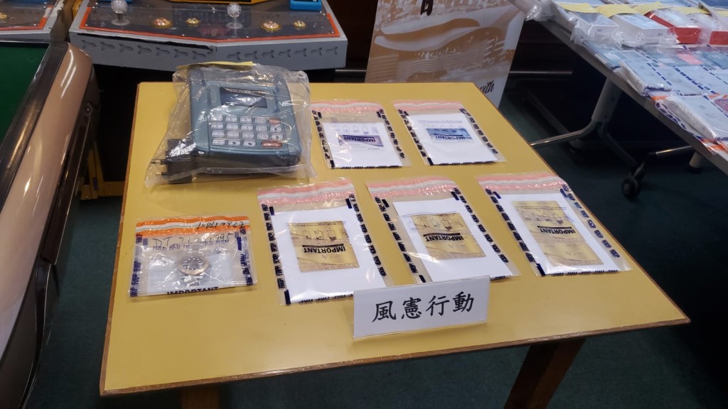 行動中警方檢獲大量證物。林思明攝