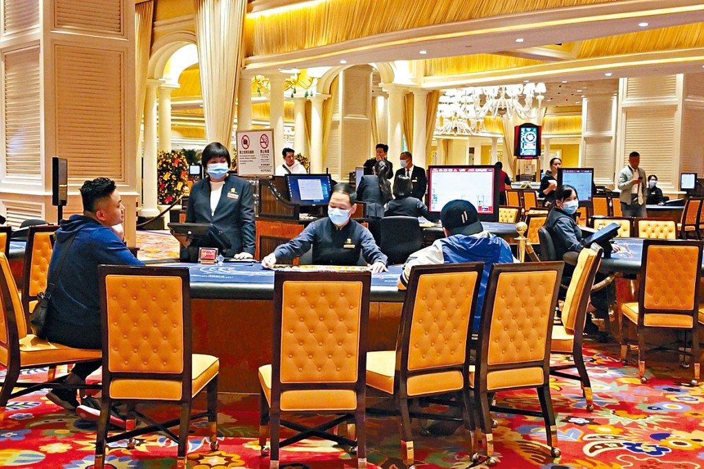 澳門博彩收入受疫情拖累，上月按年跌逾95%。