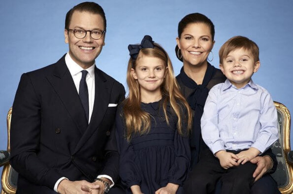 維多利亞不時在社交網上載一家四口的相片。fb