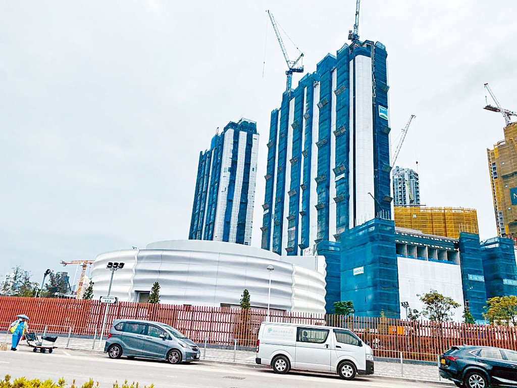 THE HENLEY最快下周上载楼书。