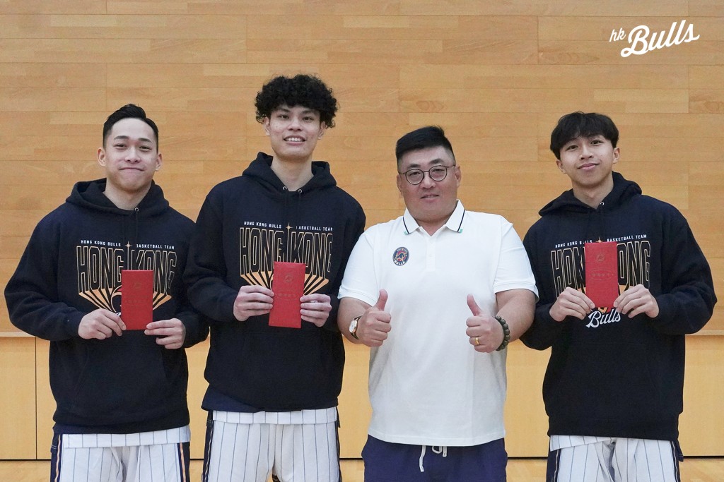  香港金牛三名港将全运会表现出色 俱乐部向每人发放㇐次性两万元奖金以示鼓励。公关图片