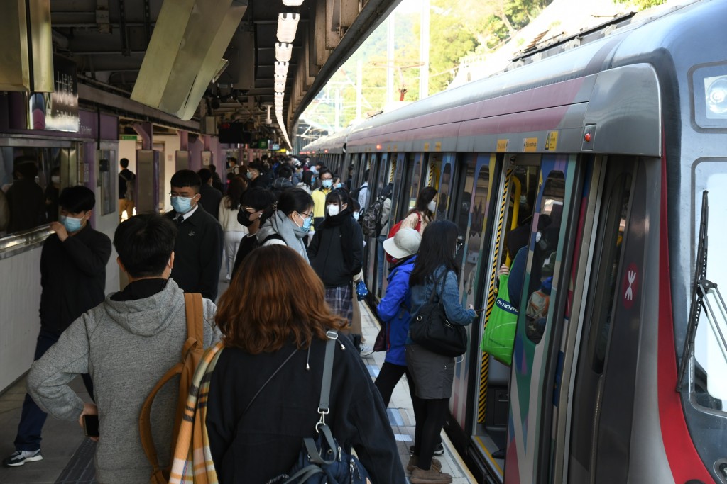 MTR Mobile 登記用戶有機會贏取港鐵全年車票一張。資料圖片