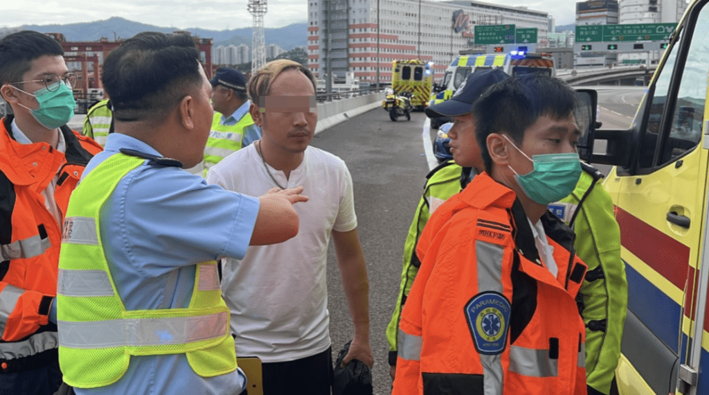 肇事藍色私家男司機。黎志偉攝