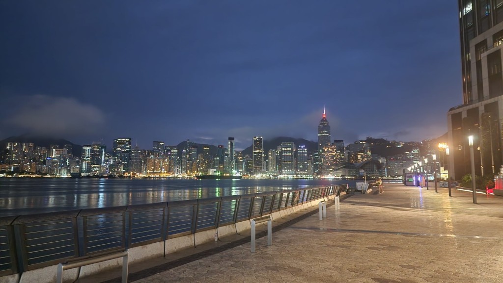 日間乾燥，最高氣溫約21度。黎志偉攝