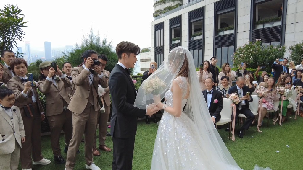 陈家乐与连诗雅今日（24日）举行婚礼。