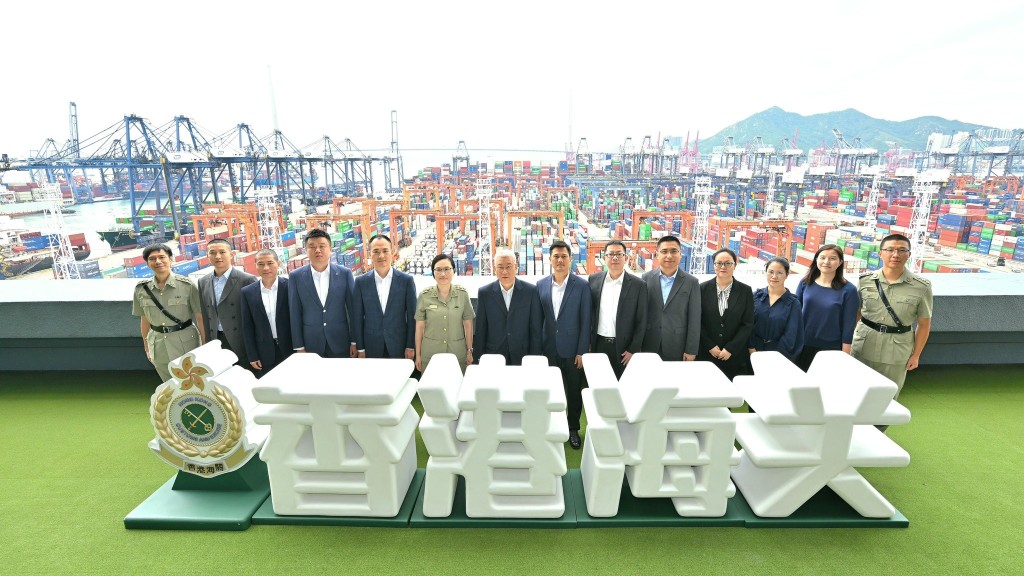 內地海關總署風險管理司副司長喬進明率領九名內地風險防控專家,在8月28日至9月8日到訪本港,參加由香港海關舉辦的「第一屆風險管理專題培訓」。香港海關FB