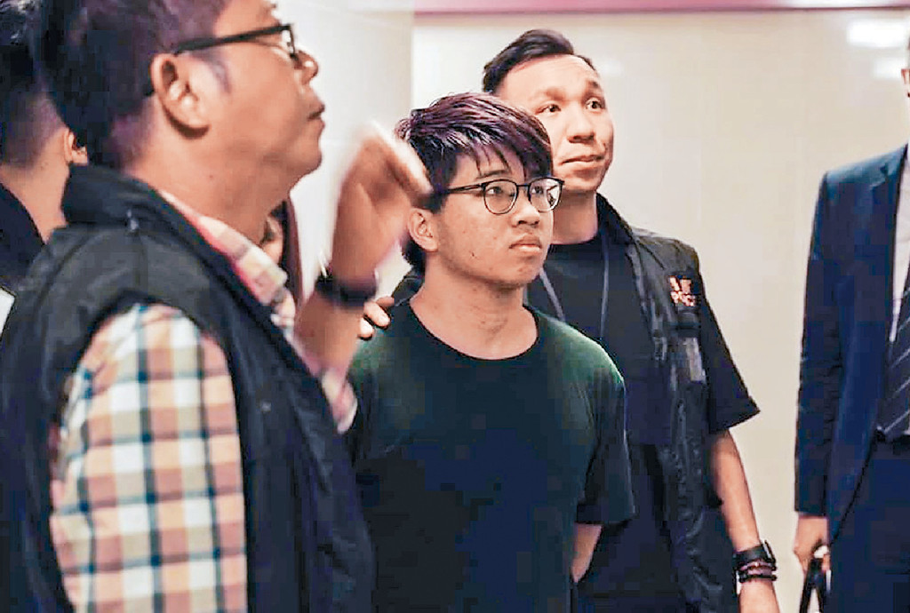 ■朱恩浩昨天在機場準備飛往台灣，遭國安處人員截獲並拘捕。
