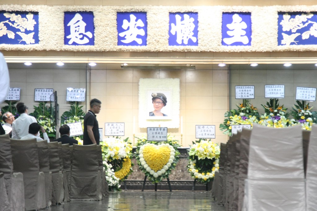 郭峰2017年與相守40年的老伴歐陽珮珊陰陽相隔，郭峰在亡妻的喪禮上哭成淚人，令人心疼。