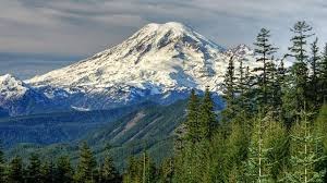 雷尼爾山被視為危險度高的活火山。網圖 雷尼爾山被視為危險度高的活火山。網圖