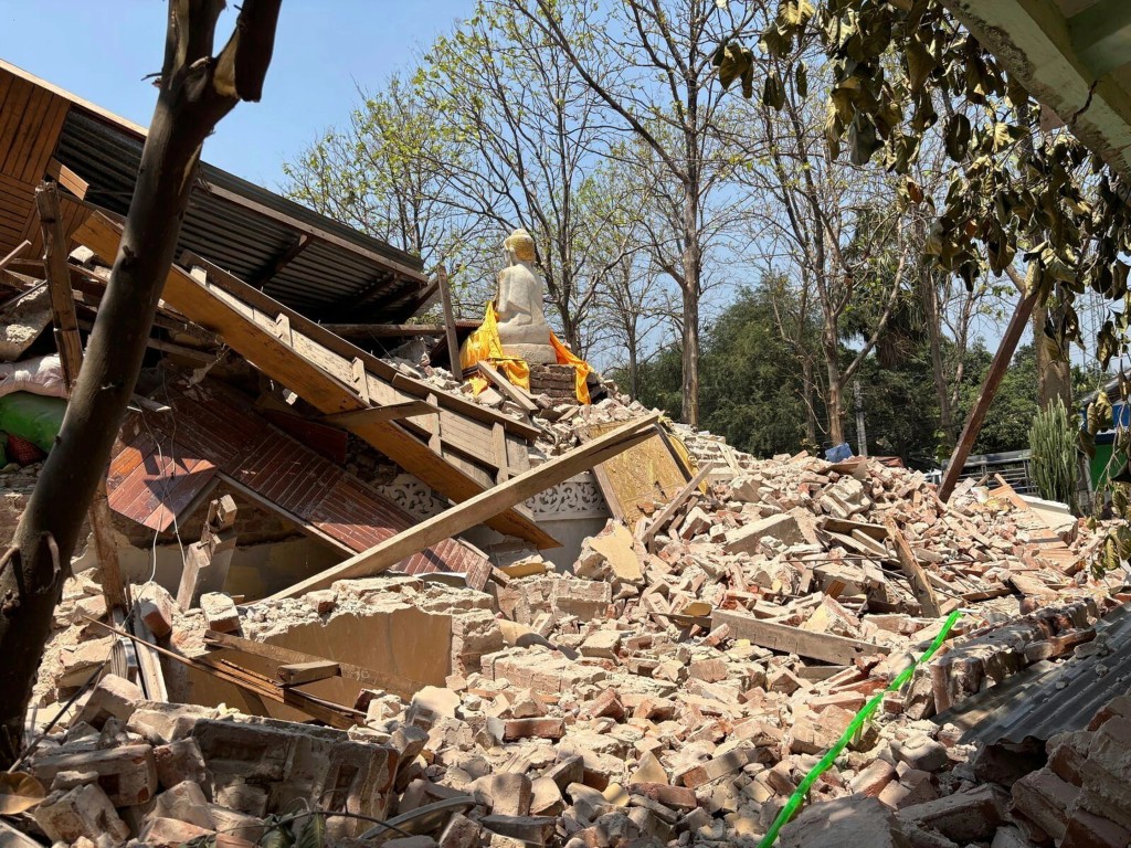 緬甸大地震後,包括寺廟在內的大量建築倒塌。美聯社 緬甸大地震後,包括寺廟在內的大量建築倒塌。美聯社
