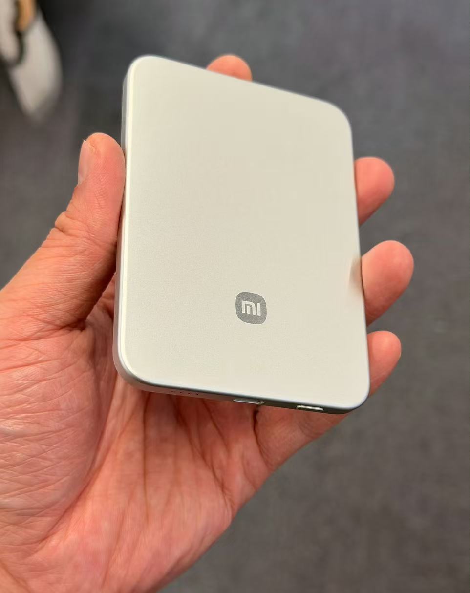 小米推完美適配iPhone 17充電寶。微博@話嘮寬寬
