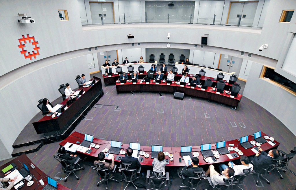 房委會舉行周年特別公開會議。