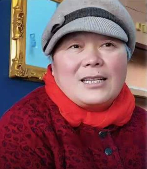 「鵝腿阿姨」陳秀鳳走紅後，被視為底層奮鬥代表。